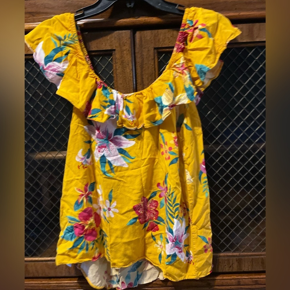 Old Navy Yellow Floral blouse large